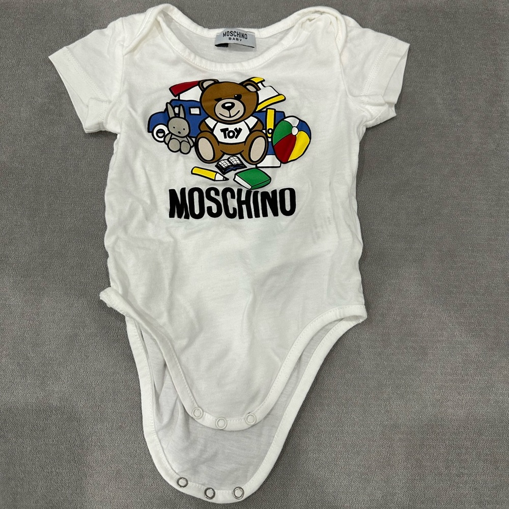 Kid’s Moschino 2 piece onesie set
